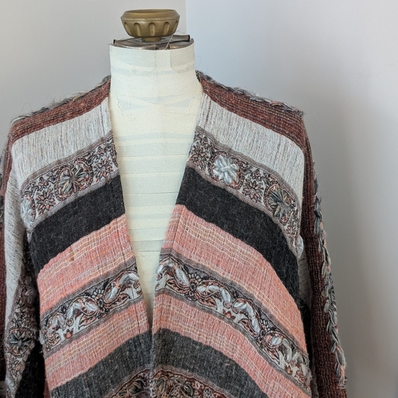 Paparazzi Kaftan Wool Blend - Picture 2 of 3